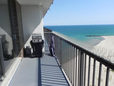 Tiny photo for 5855 N Sheridan Road #24E, Chicago, IL 60660 (MLS # 12467413)