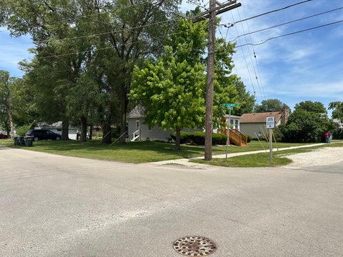 Tiny photo for 190 W Maple Street, Coal City, IL 60416 (MLS # 12660466)