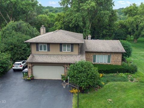 Photo of 936 Glen Oak Drive, Sleepy Hollow, IL 60118 (MLS # 12442707)
