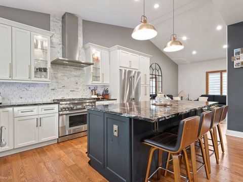 Tiny photo for 936 Glen Oak Drive, Sleepy Hollow, IL 60118 (MLS # 12442707)