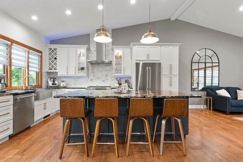 Tiny photo for 936 Glen Oak Drive, Sleepy Hollow, IL 60118 (MLS # 12442707)