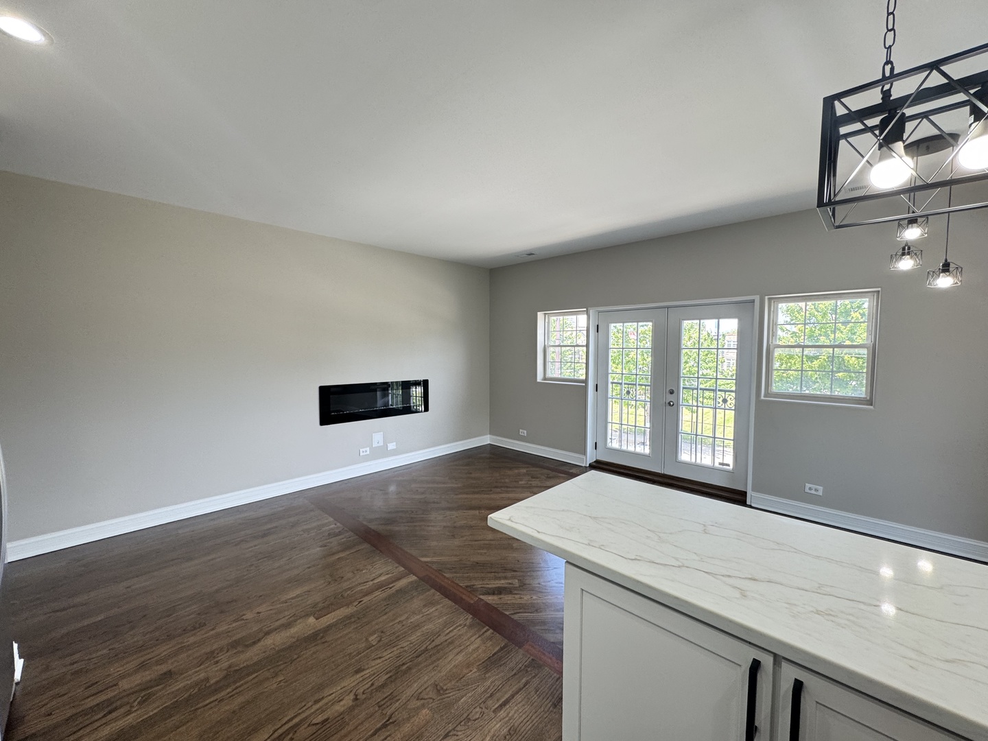543 E 43rd Street 2E