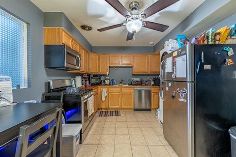 Tiny photo for 1008 Washington Boulevard #5, Oak Park, IL 60302 (MLS # 12613598)