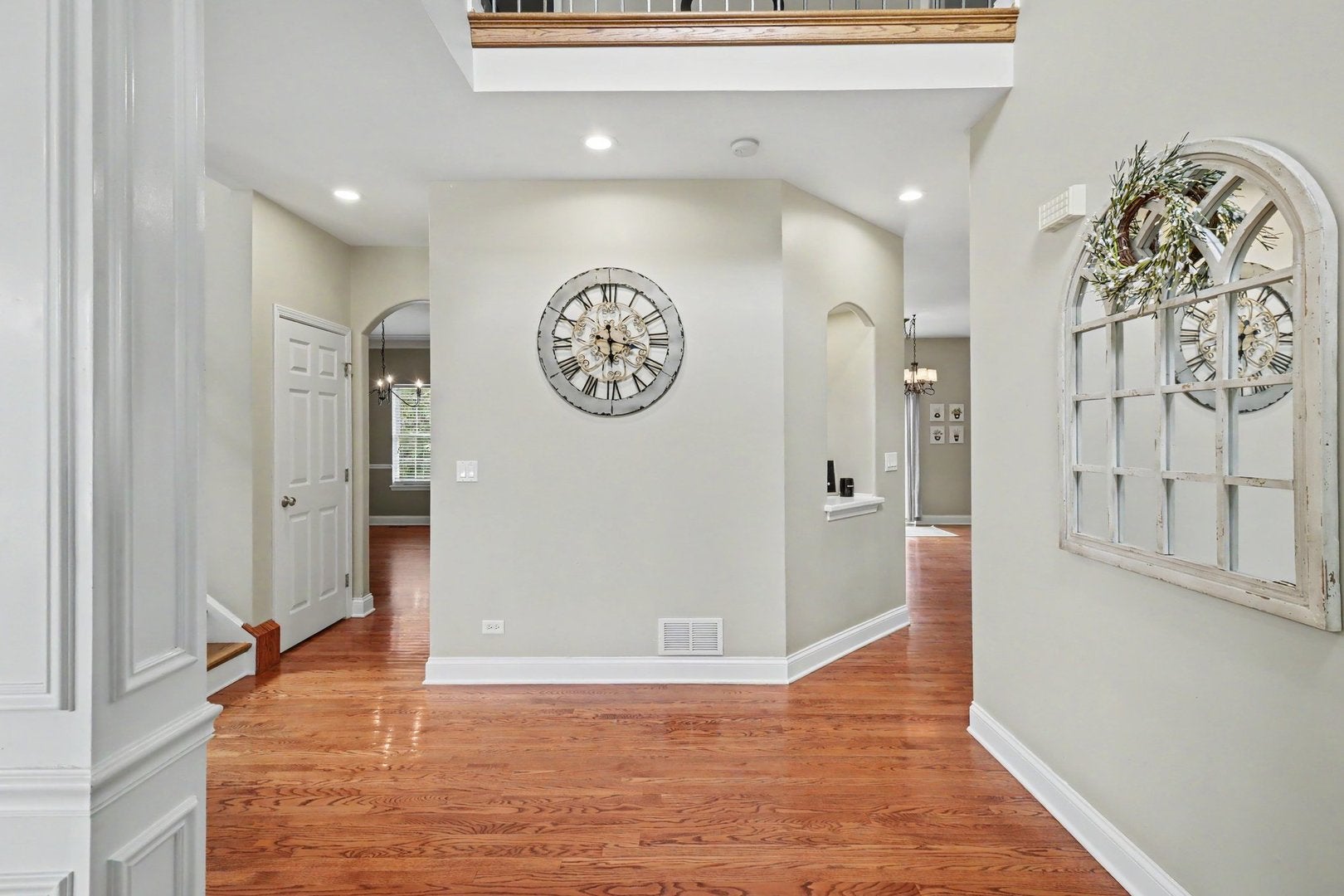 911 E Butterfield Circle