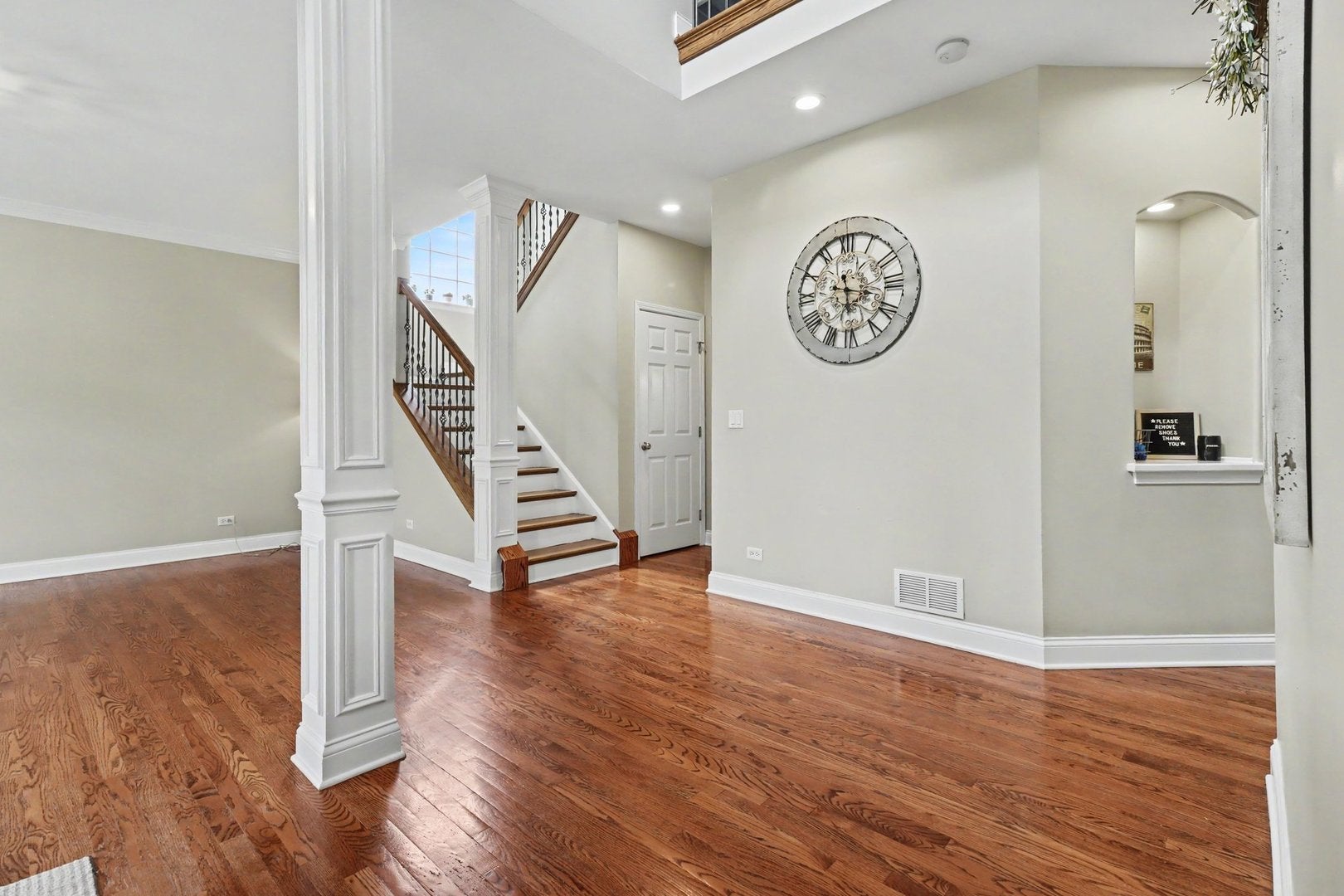 911 E Butterfield Circle