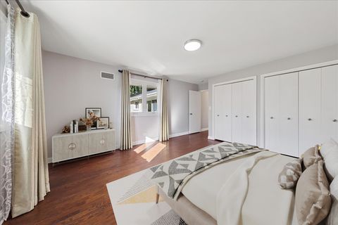 Tiny photo for 5811 Longview Drive, Countryside, IL 60525 (MLS # 12520937)