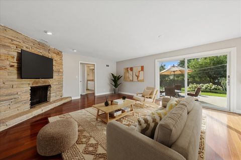 Tiny photo for 5811 Longview Drive, Countryside, IL 60525 (MLS # 12520937)