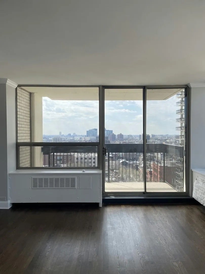 1455 N Sandburg Terrace 1609