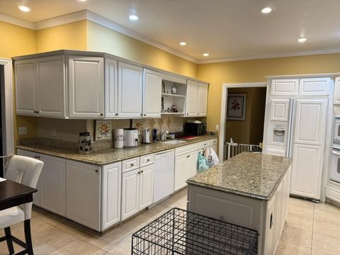 Tiny photo for 649 Roxbury Road, Rockford, IL 61107 (MLS # 12542004)