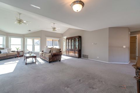 Tiny photo for 76 Willow Parkway, Buffalo Grove, IL 60089 (MLS # 12584177)