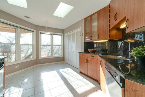 Tiny photo for 76 Willow Parkway, Buffalo Grove, IL 60089 (MLS # 12584177)