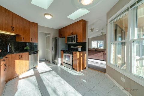 Tiny photo for 76 Willow Parkway, Buffalo Grove, IL 60089 (MLS # 12584177)