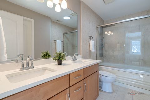 Tiny photo for 76 Willow Parkway, Buffalo Grove, IL 60089 (MLS # 12584177)