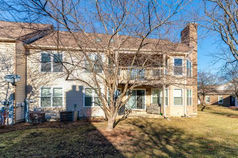 Tiny photo for 76 Willow Parkway, Buffalo Grove, IL 60089 (MLS # 12584177)