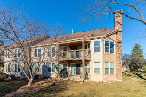 Tiny photo for 76 Willow Parkway, Buffalo Grove, IL 60089 (MLS # 12584177)