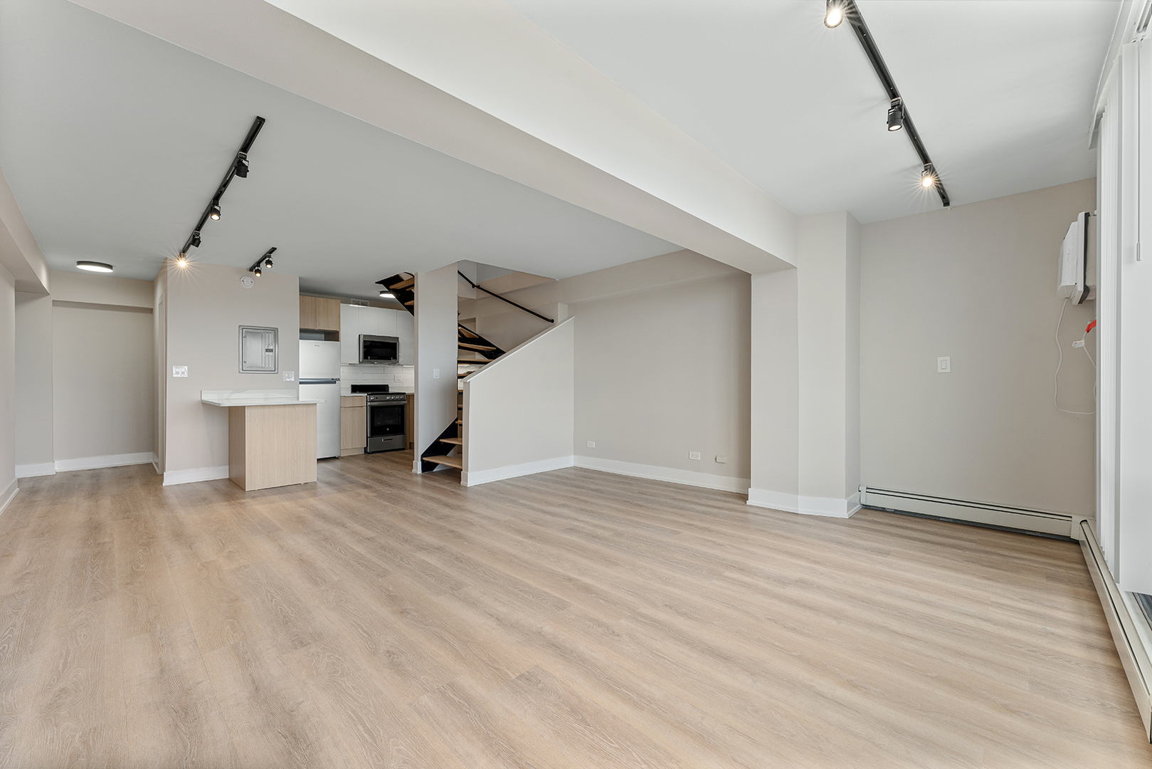 6166 N Sheridan Road 20A