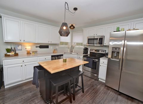 Tiny photo for 179 Leeward Way #21, Ottawa, IL 61350 (MLS # 12582838)