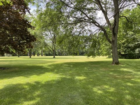 687 W Old Elm Road Lake Forest IL 60045