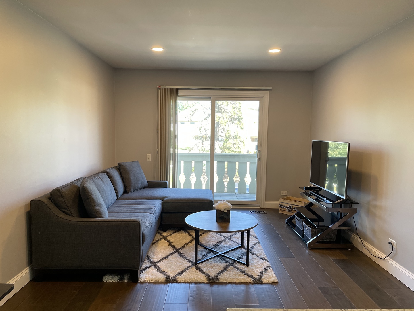 808 E Hillside Avenue 0