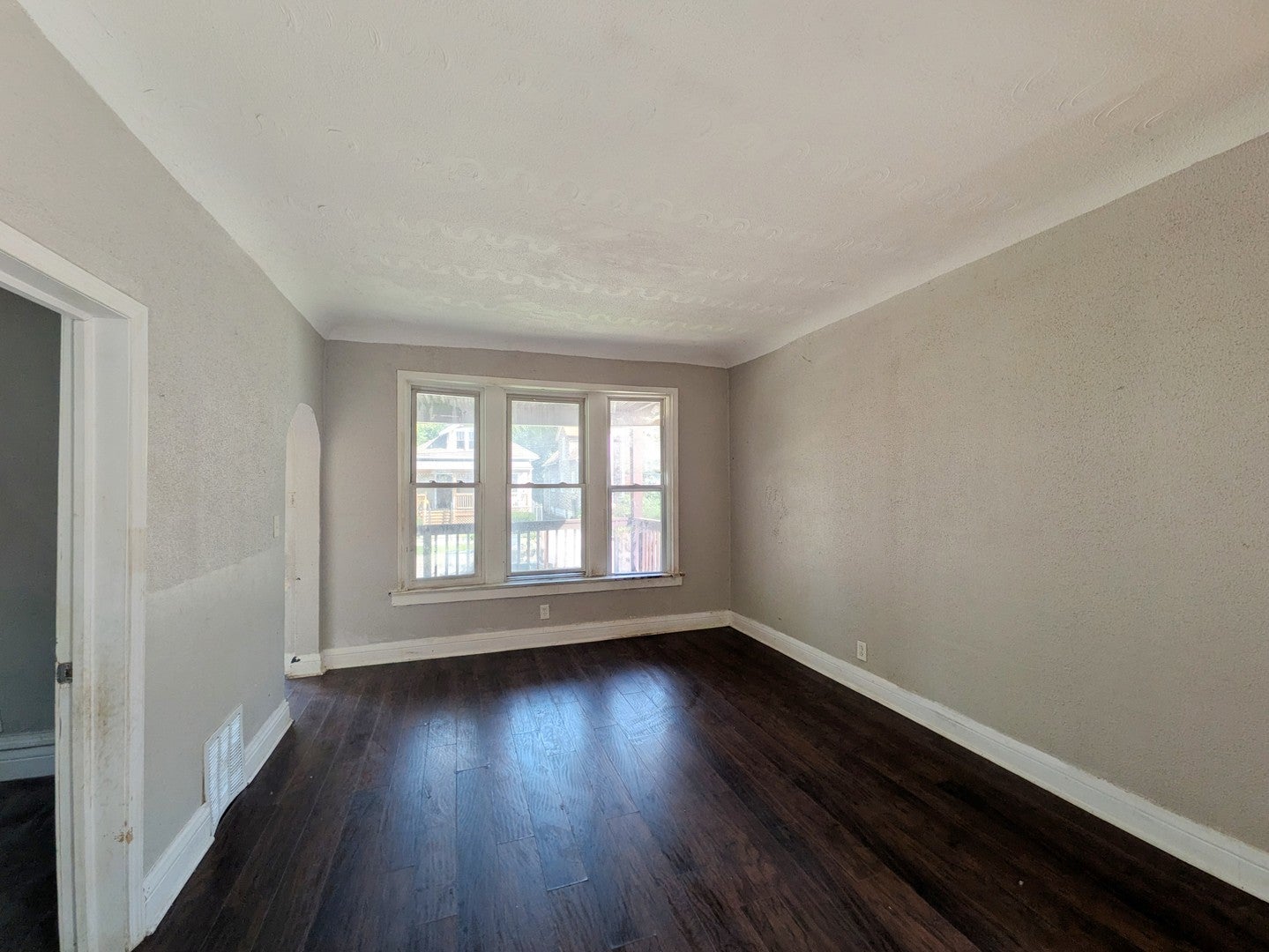 215 W 112th Place