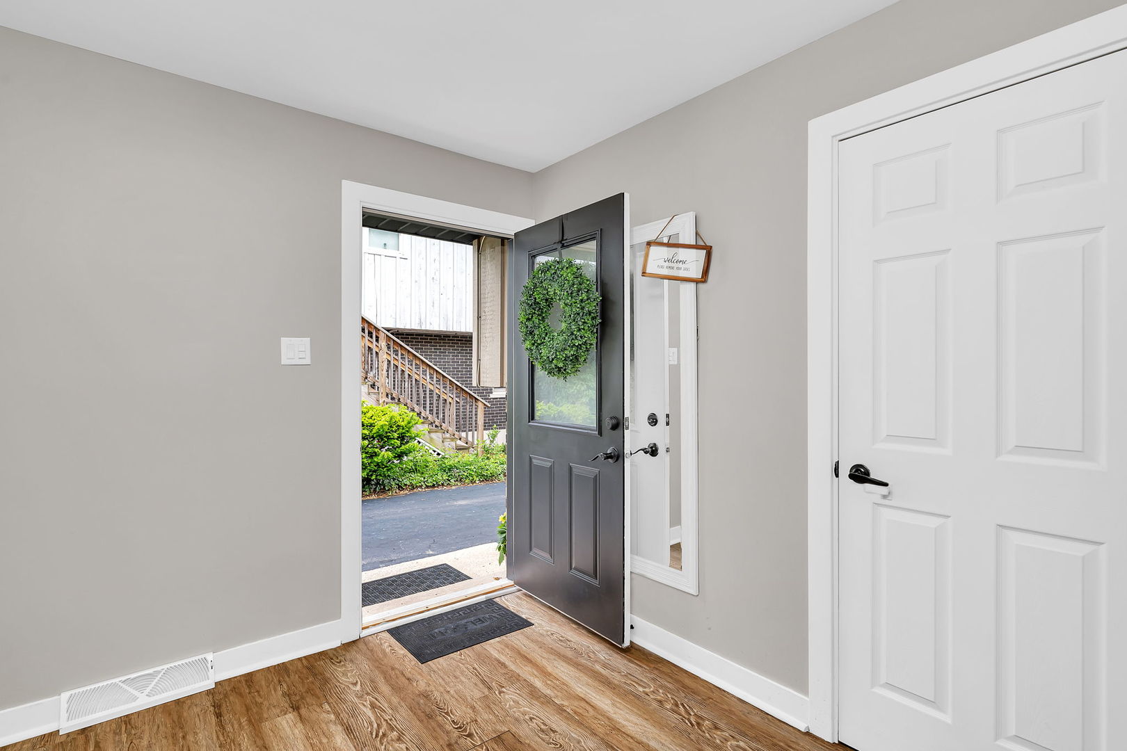 2533 Hickory Road