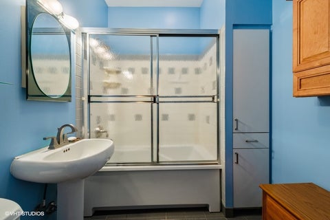 Tiny photo for 844 W Agatite Avenue #2W, Chicago, IL 60640 (MLS # 12726586)