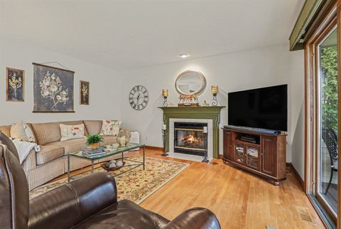 Tiny photo for 570 Violet Lane, Batavia, IL 60510 (MLS # 12585429)