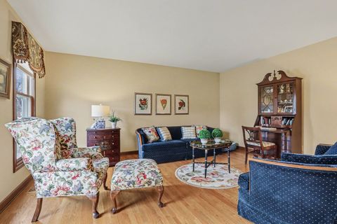 Tiny photo for 570 Violet Lane, Batavia, IL 60510 (MLS # 12585429)