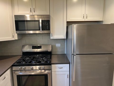Tiny photo for 1715 Lakecliffe Drive #B, Wheaton, IL 60189 (MLS # 12634722)
