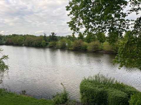 Tiny photo for 1715 Lakecliffe Drive #B, Wheaton, IL 60189 (MLS # 12634722)