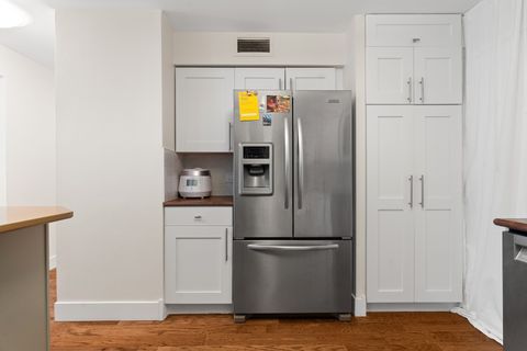 Tiny photo for 6033 N Sheridan Road #7C, Chicago, IL 60660 (MLS # 12489897)