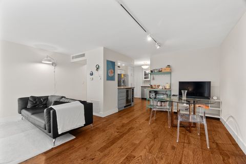 Tiny photo for 6033 N Sheridan Road #7C, Chicago, IL 60660 (MLS # 12489897)