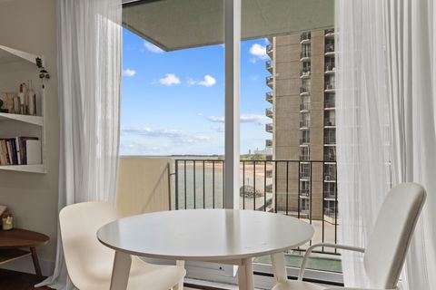 Tiny photo for 6033 N Sheridan Road #7C, Chicago, IL 60660 (MLS # 12489897)