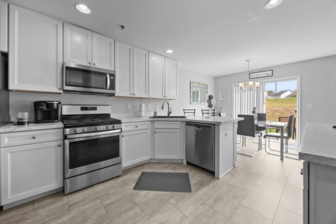 Tiny photo for 7103 Hidden Green Circle, Fox Lake, IL 60020 (MLS # 12484009)