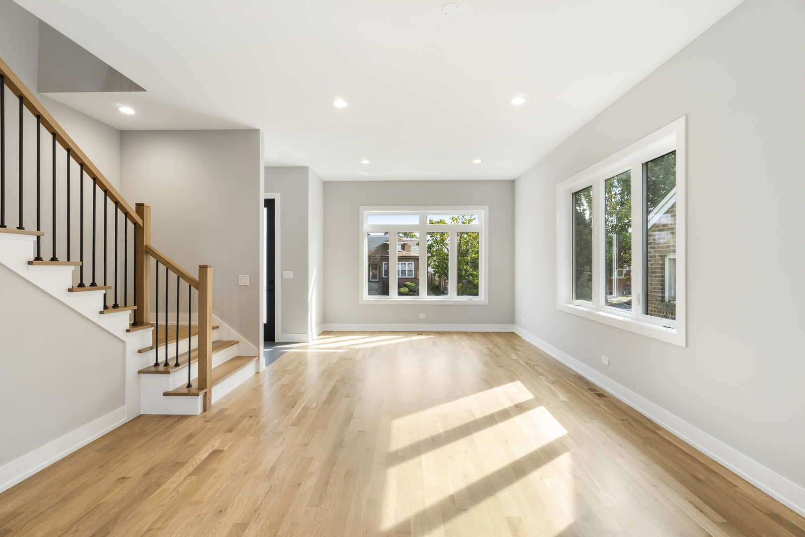 6016 S MAYFIELD Avenue