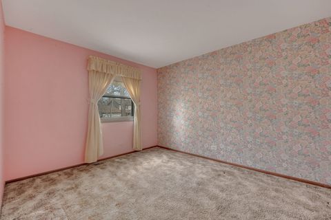 Tiny photo for 4149 W Oglesby Avenue, Gurnee, IL 60031 (MLS # 12536912)