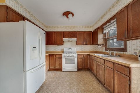 Tiny photo for 4149 W Oglesby Avenue, Gurnee, IL 60031 (MLS # 12536912)