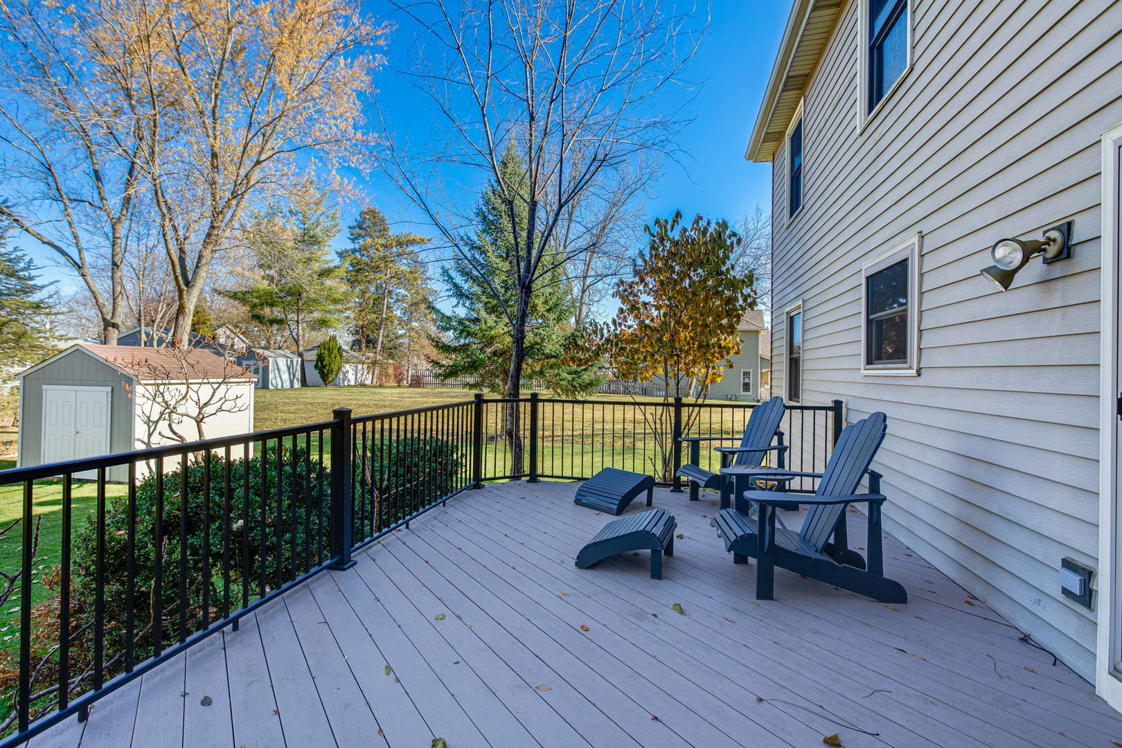 833 E Sterling Avenue