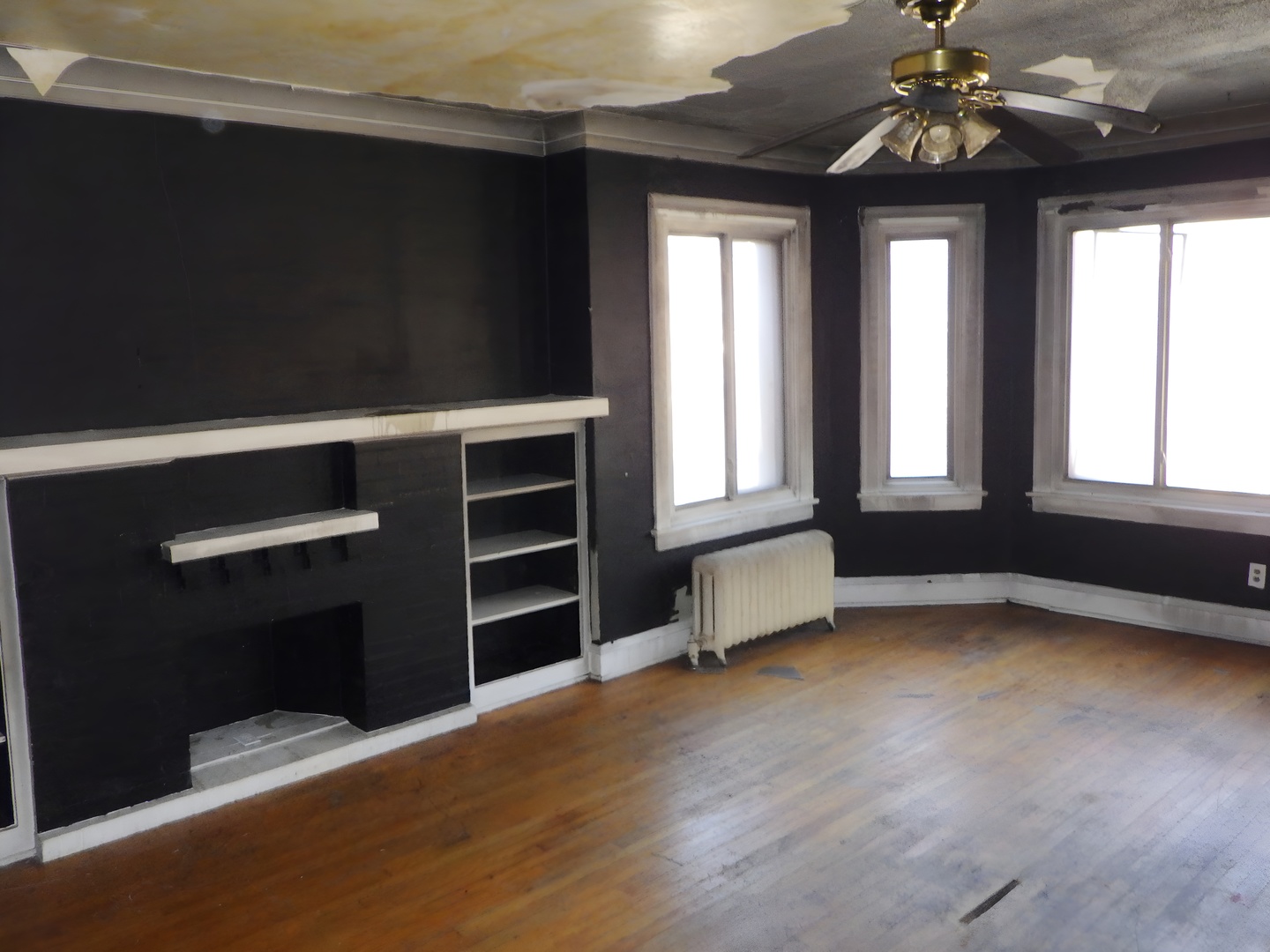 8223 S Ingleside Avenue