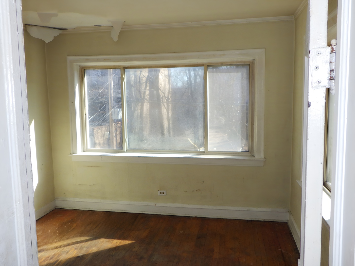 8223 S Ingleside Avenue