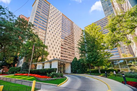 Photo of Chicago, IL 60613 (MLS # 12556119)