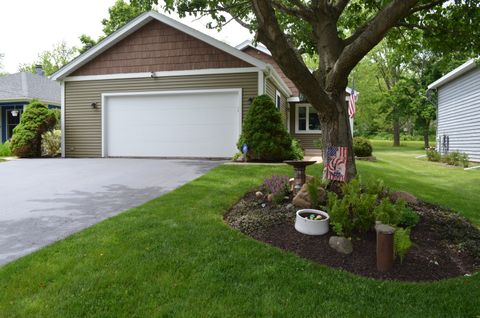 Tiny photo for 3813 Illinois Street, Crystal Lake, IL 60014 (MLS # 12656577)