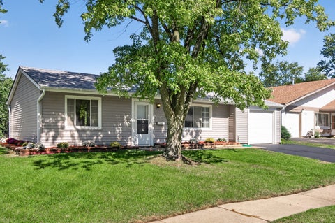 Tiny photo for 1622 W Celebrity Circle, Hanover Park, IL 60133 (MLS # 12779994)