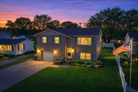 Tiny photo for 2613 Cherie Lane, Ottawa, IL 61350 (MLS # 12579845)