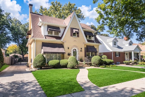 Photo of Des Plaines, IL 60016 (MLS # 12776301)