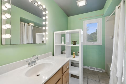 Tiny photo for 25725 N Oak Creek Circle, Barrington, IL 60010 (MLS # 12670530)