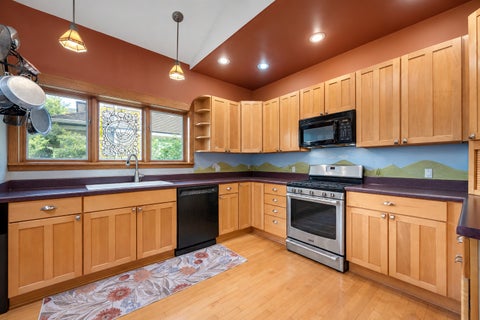 Tiny photo for 620 Clinton Avenue, Oak Park, IL 60304 (MLS # 12724645)