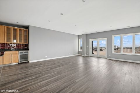 Tiny photo for 1 Renaissance Place #3PH, Palatine, IL 60067 (MLS # 12521553)