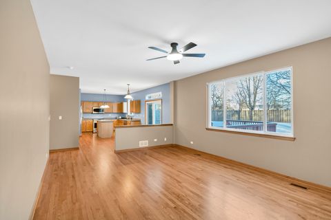Tiny photo for 15 S Conway Court, South Elgin, IL 60177 (MLS # 12557293)