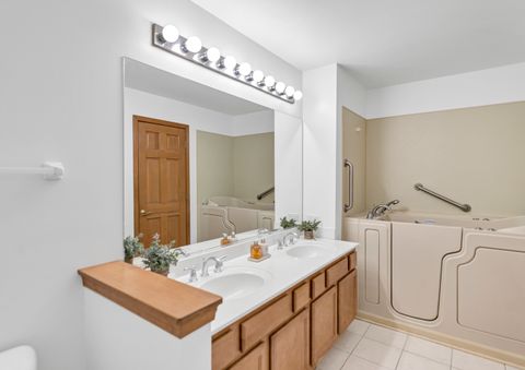 Tiny photo for 15 S Conway Court, South Elgin, IL 60177 (MLS # 12557293)